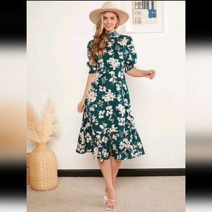 🆕️ EMERY ROSE Mock Neck Floral Print Ruffle Hem Dress